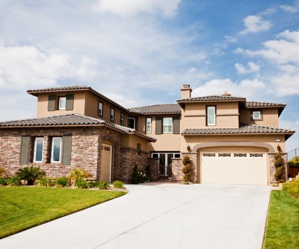 home picture of the front of a home